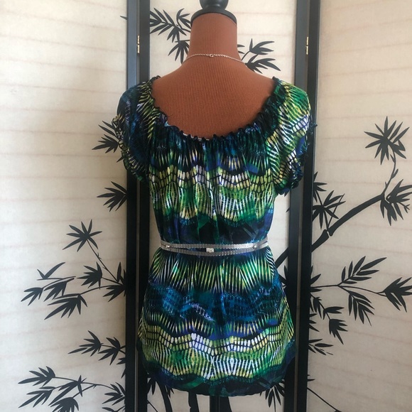 Ava and Grace Women’s Petite Large Short Puffed Sleeve Knit Top - Picture 10 of 12